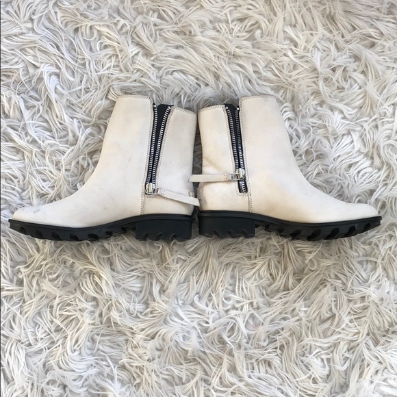 NEW • Sorel • Phoenix Zip Ankle Boots Fawn 7 - Picture 6 of 8